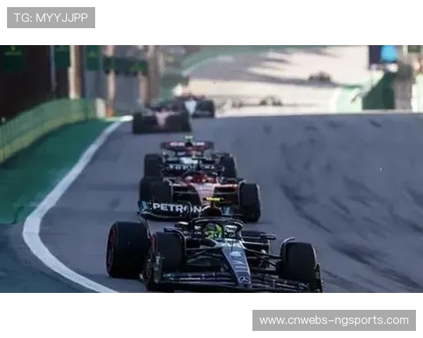 梅赛德斯W13升级套件专注中低速弯性能,巴西站成验收关键。 梅赛德斯W13升级套件专注中低速弯性能,巴西站成验收关键。